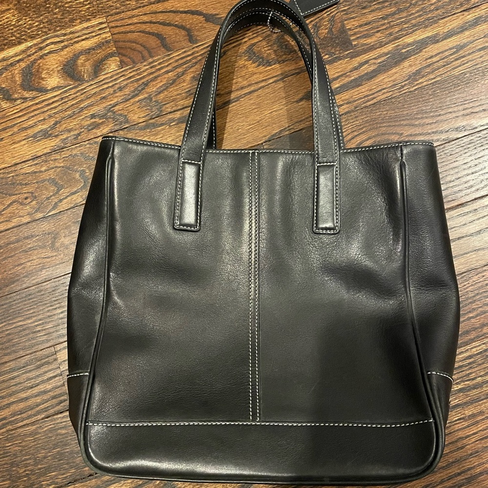 Authentic black leather Coach Vintage Tote (7787)
